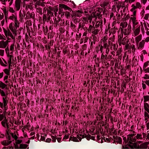 NWT Torrid Velvet Smocked Blouson Sleeve Cropped Ruched Wine/Plum Top Size 2X - Picture 10 of 15